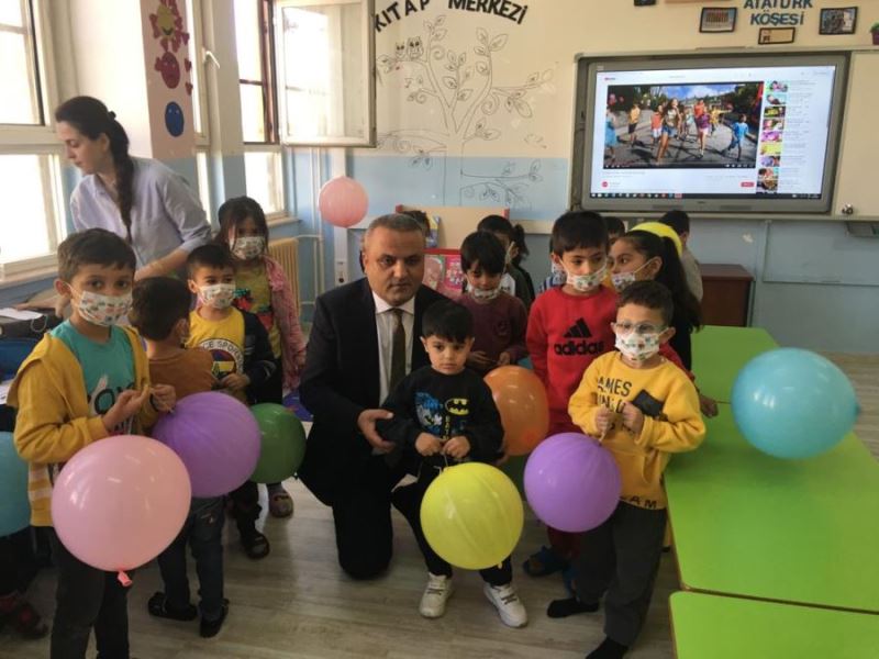 5 yaşındaki Suriyeli Muhammed Hüseyin Okula Kazandırıldı