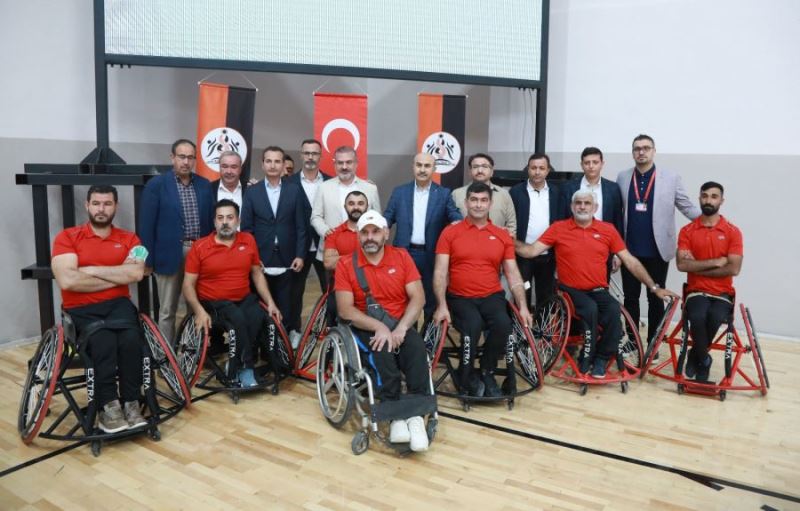 Bakan Kasapoğlu’ndan Kızıltepe engelli basketbolculara destek