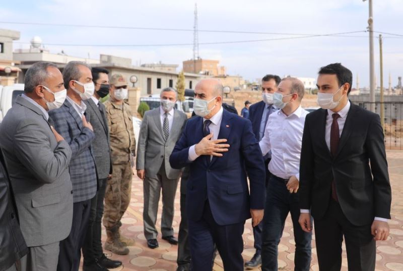 Vali Demirtaş, Muhtarlar ve Okul Müdürleri Buluşmalarını Sürdürüyor