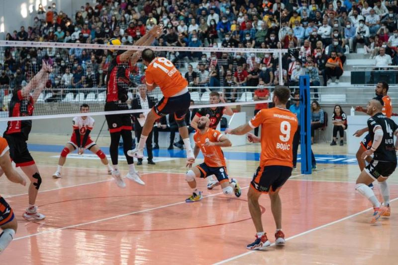 Hakem hatalarının damga vurduğu maçta Kızıltepe yenildi