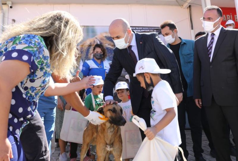 Vali Demirtaş, Hayvan Hastanesini Ziyaret Etti