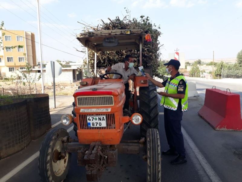 Jandarmadan traktör denetimi