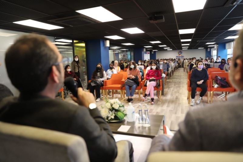 Gençler, Yazar ve Şairlerle Buluştu