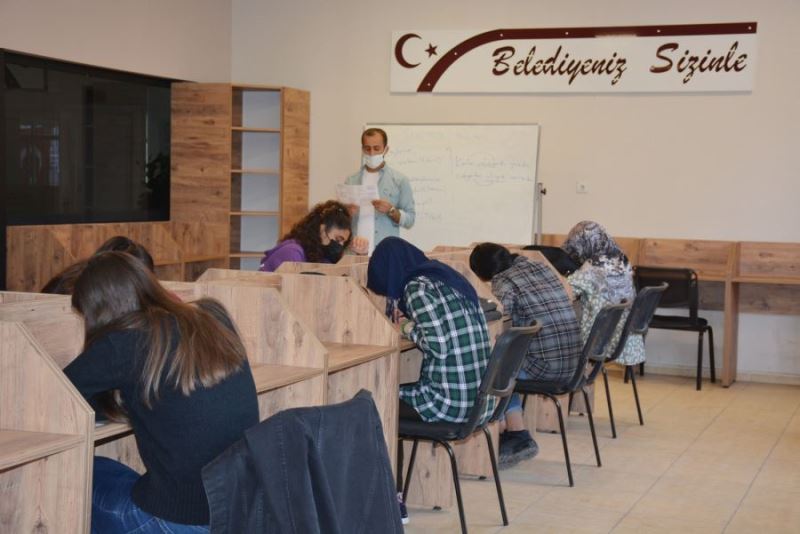 Kızıltepe Belediyesi’nden ücretsiz TYT kursu 
