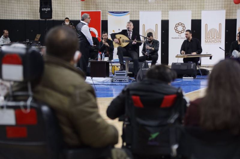 Metin Şentürk, Mardin’de engelliler için konser verdi