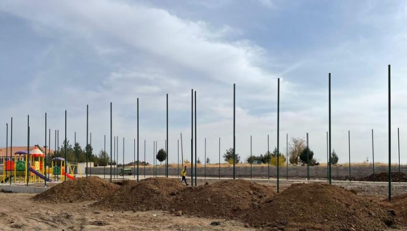 Derikli gençlerin halı saha sevinci