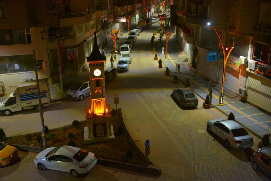 Kilise Caddesi Saat Kulesi İle Süslendi