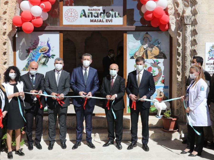 Milli Eğitim Bakanı Ziya Selçuk Mardin