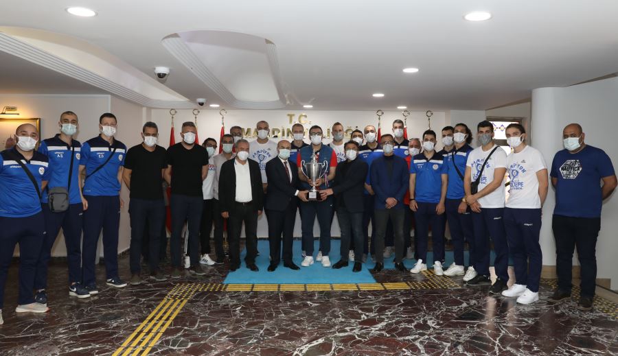 Yeni Kızıltepe Spor Vali Demirtaş’ı ziyaret etti