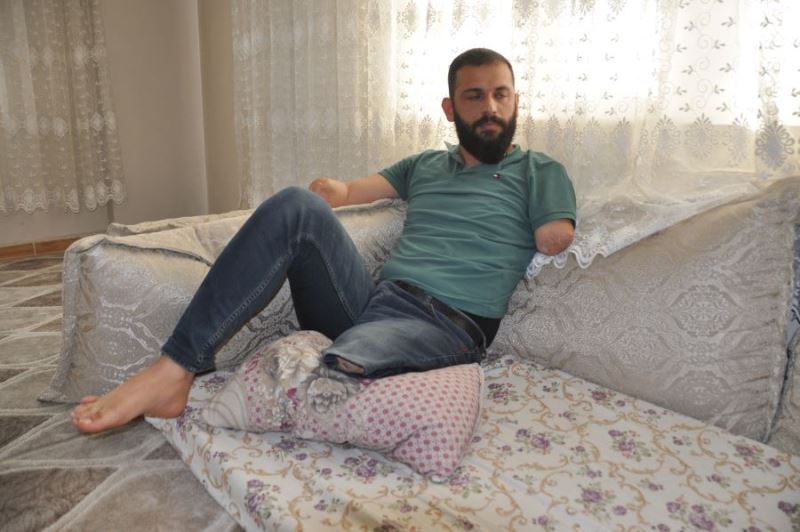 Kaza sonucu iki kol ve bacağını kaybeden gencin protezleri için 1 milyon TL gerekiyor