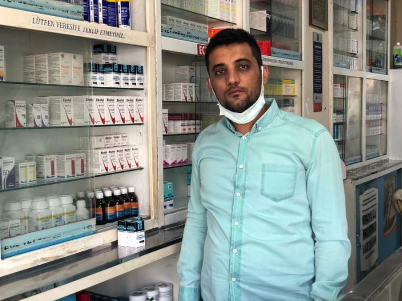 Mardinli veteriner telefonda görüntülü arayarak eşeğe doğum yaptırdı