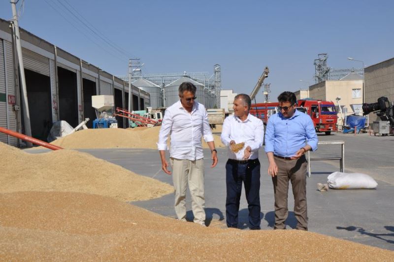 Eski Bakan Tüzmen’den hububatçılara hayırlı olsun ziyareti