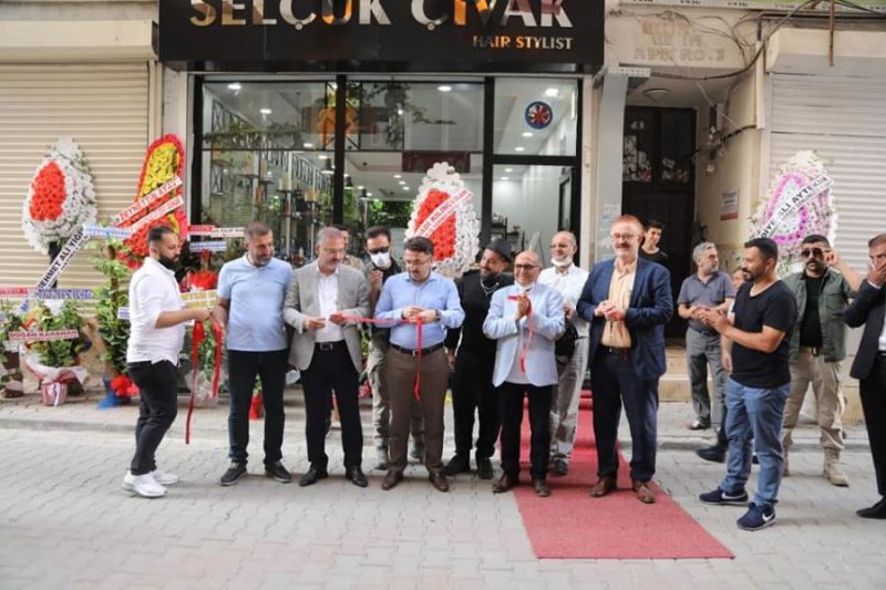 Selçuk Cıvak Kuaför yeni yerinde yeni konseptle hizmet verecek