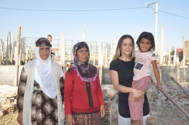 Fransa’da topladığı yardımlarla Kızıltepe’de ihtiyaç sahibi aileye ev yaptırıyor