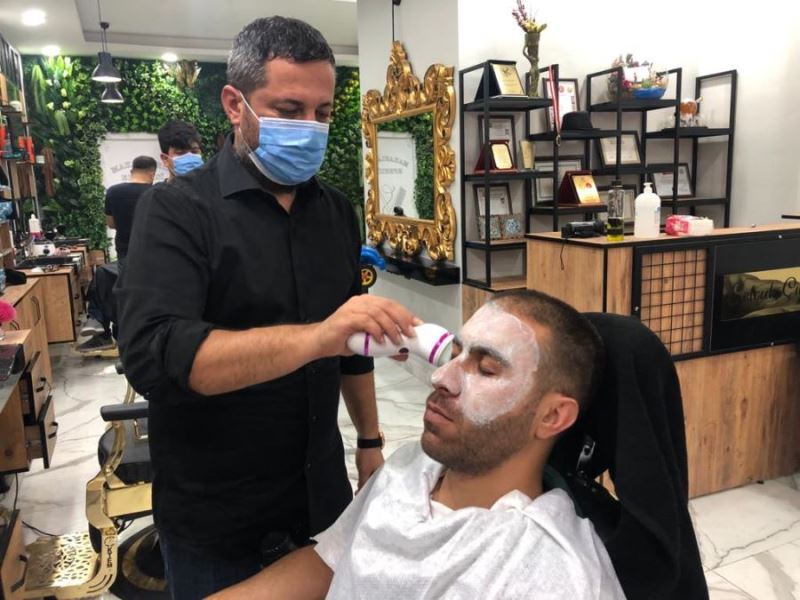 Kızıltepeli bu kuaförde, 2 doz aşı olana cilt bakımı ücretsiz