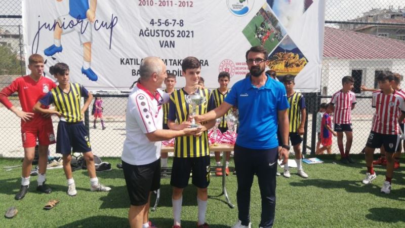 Derikli gençler Van