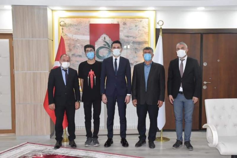 Kaymakam Çakır, YKS İlçe Birincisini Makamında Ağırladı