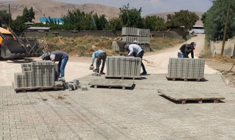 Kent genelinde kilitli parke çalışmaları yoğun şekilde devam ediyor