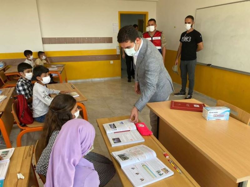 Başkan Aksoy öğrencileri yalnız bırakmadı