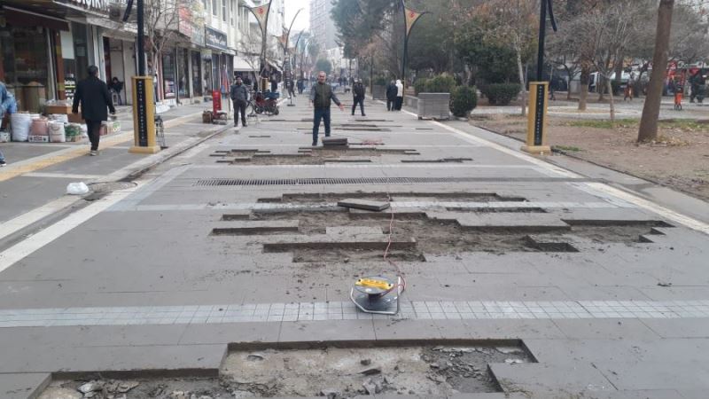 Tepkiye neden olan mermerler değiştiriliyor  