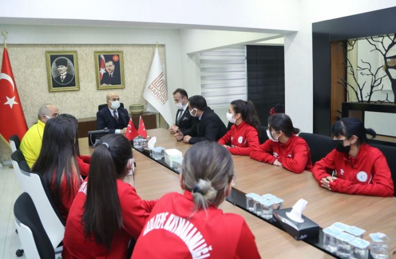 Kadın Hentbol Takımı Vali Demirtaş