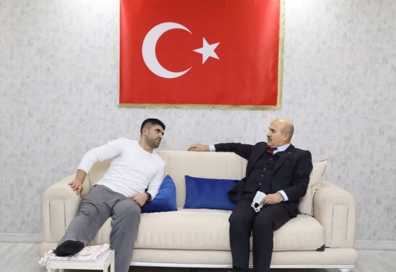 Vali Demirtaş Midyat İlçesinde Ziyaretlerde Bulundu