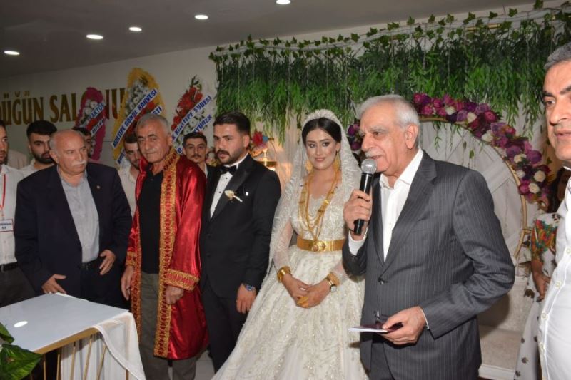 Çetin ve Uçar ailesinin mutlu günü