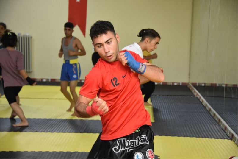 Mevsimlik tarım işçisi Yasin Kaçıran, Balkan Şampiyonası