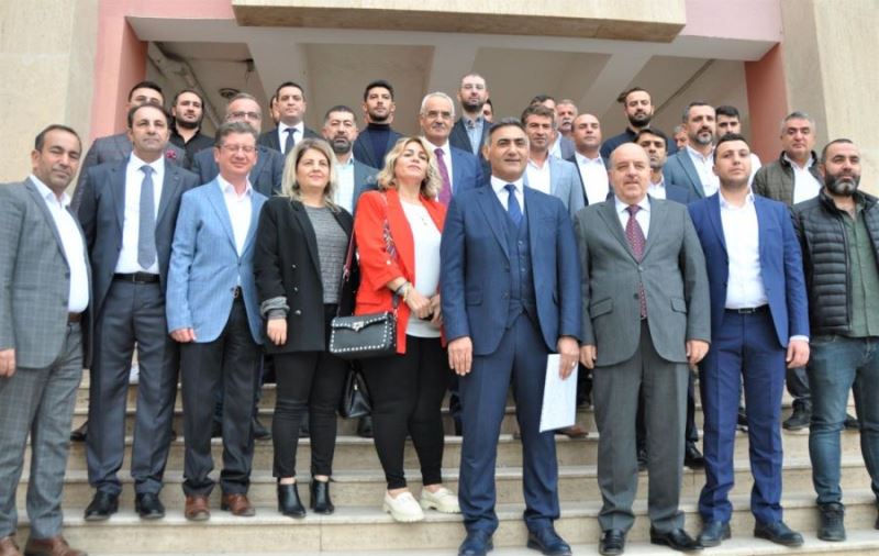 Hatip Çelik, mazbatasını alarak ilk mesajını verdi