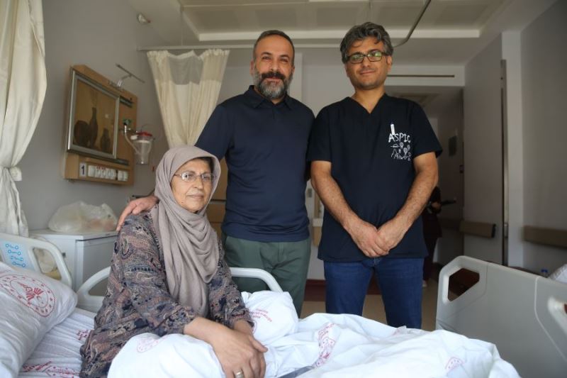 Kalbinde delik olduğunu 58 yaşında öğrenen kadın operasyonla sağlığına kavuştu