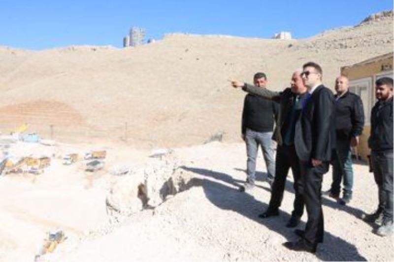 Kaymakam Cıdıroğlu mıcır üretim tesisini ziyaret etti