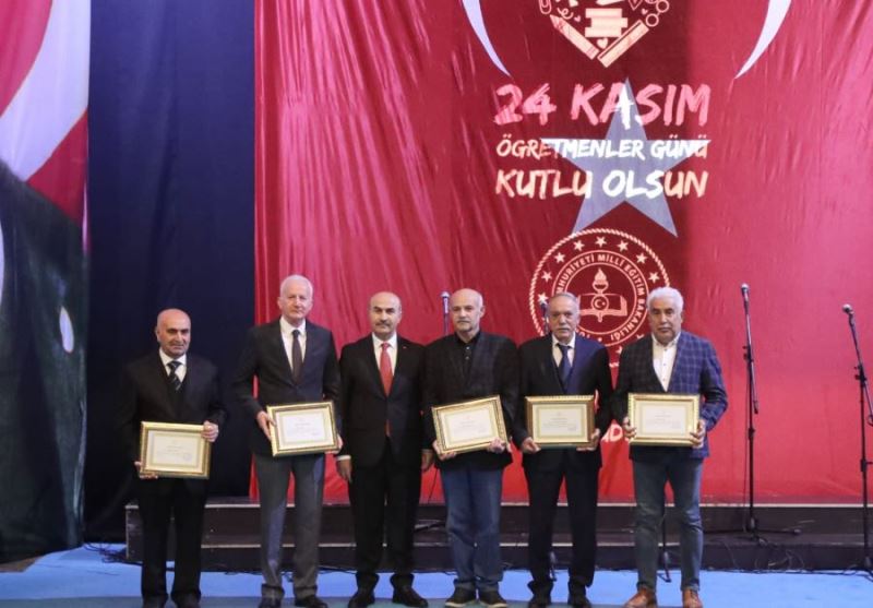 Vali Demirtaş Öğretmenlerin Gününü Kutladı