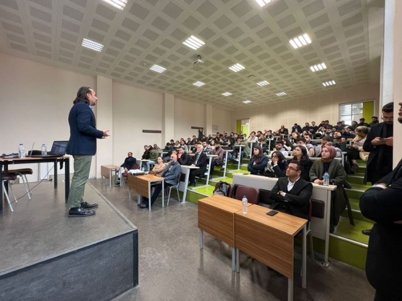 Otomotiv Sektörünün Öncüleri Üniversite Öğrencileriyle Buluştu