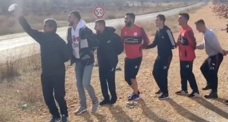 Mardinli Jorge Jesus galibiyeti halay çekerek kutladı