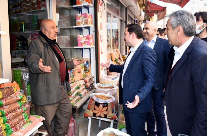 Kaymakam Kayabaşı: “Bir buçuk yıl içerisinde merkezi ve kırsal mahallelerimizde yapılmayan yolumuz kalmayacak”