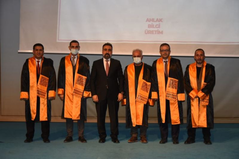 Akademik Değerlendirme Toplantısı ve Cübbe Giyme