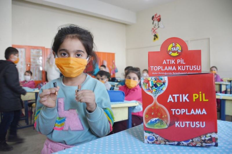 Kızıltepeli Öğrencilerden Atık Pil Toplama Kampanyasına Destek