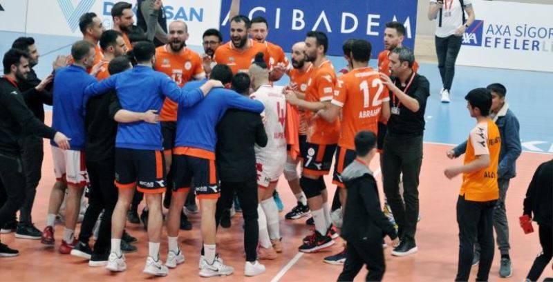 Yeni Kızıltepe Spor ligde kalmayı garantiledi