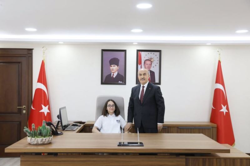 Vali Demirtaş Demirtaş, Koltuğunu Berrak Şahin’e Devretti