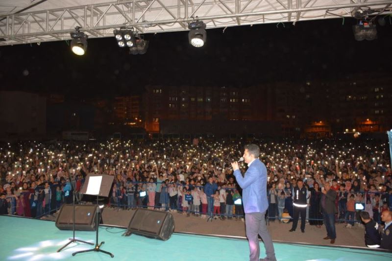 Abdurrahman Önül konseri büyük ilgi gördü