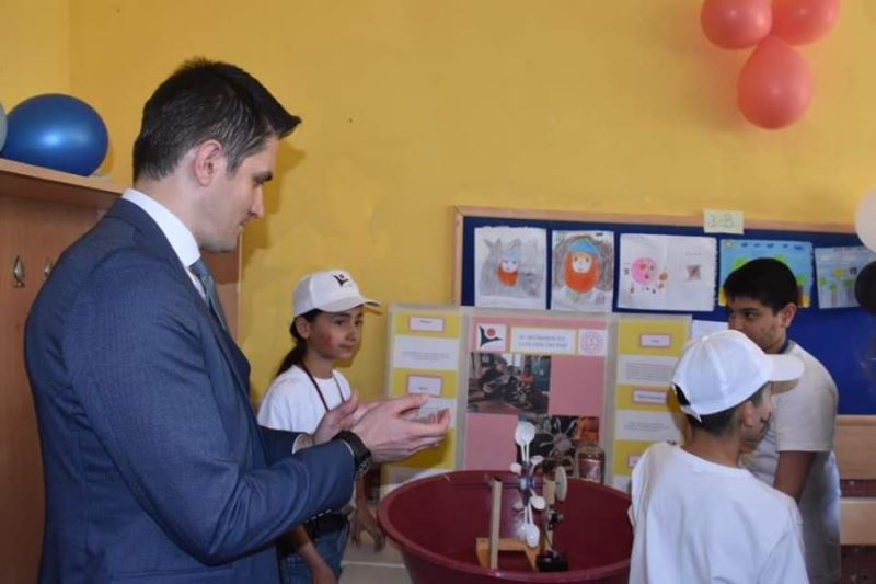 Kaymakam Çakır, eğitime verdiği önemi hissettiriyor