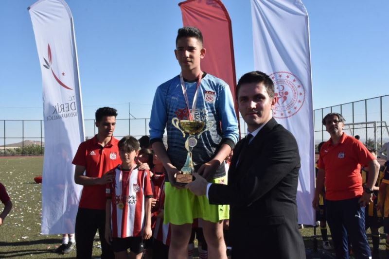   Şehit kaymakam  Safitürk anısına Derik