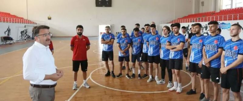 BESYO sınavına hazırlanan gençlere ücretsiz eğitim 