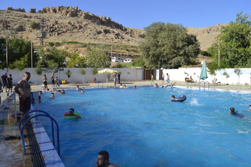 Kızıltepe Ğurs Vadisi’nde havuz keyfi