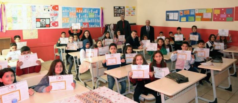 Kızıltepe ilçesinde 83 bin 153 öğrenci karne heyecanı yaşadı