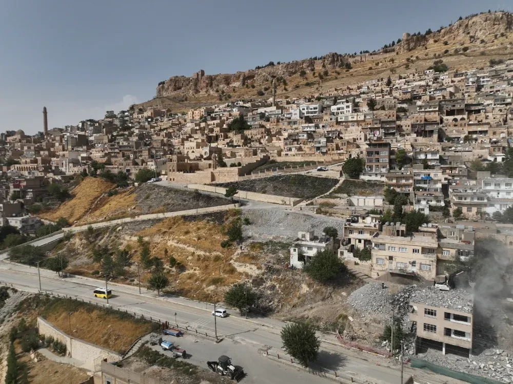 Betonarme Binalar Yıkılıyor Tarihi Mardin Gün Yüzüne Çıkıyor