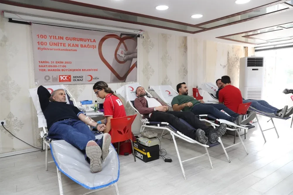 100. Yılın Gururuyla 100 Ünite Kan Bağışı