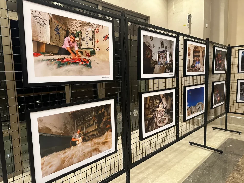 Cumhuriyetin 100. Yılında Mardin’in Yüz’leri sergisi sanatseverlerle buluştu