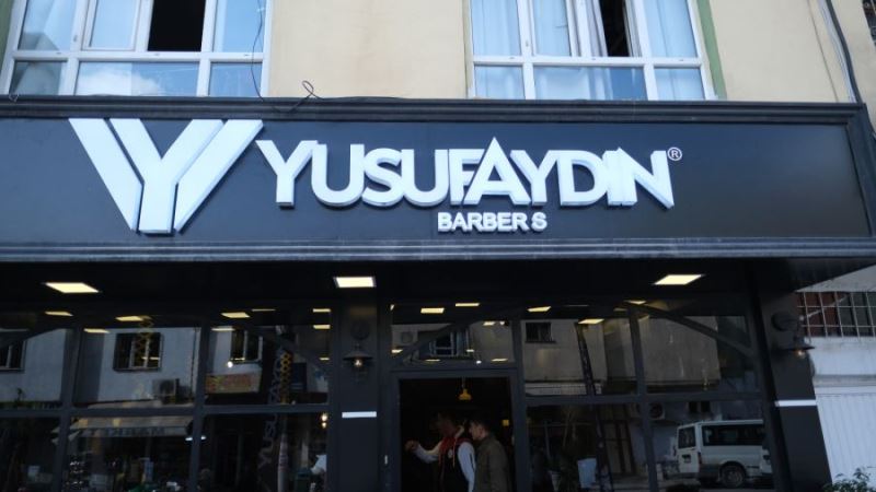 Yusuf Aydın’dan depremzedelere ücretsiz tıraş hizmeti