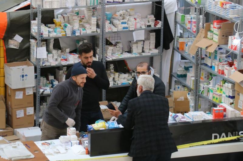 Mardin ve Şırnaklı gönüllü eczacılar Adıyaman